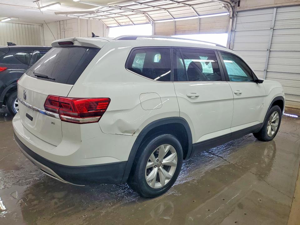 Photo 3 from auction – 2018 VOLKSWAGEN ATLAS with VIN 1V2BR2CA1JC511097