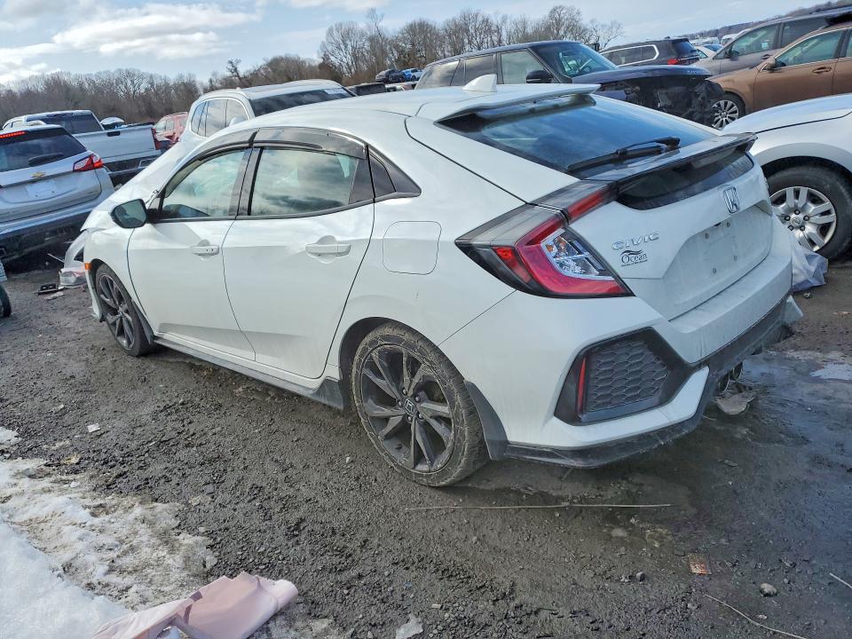 Photo 2 from auction – 2018 HONDA CIVIC SPOR with VIN SHHFK7H95JU419074