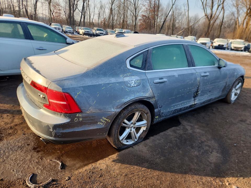Photo 3 from auction – 2018 VOLVO S90 with VIN LVY102MK9JP055706