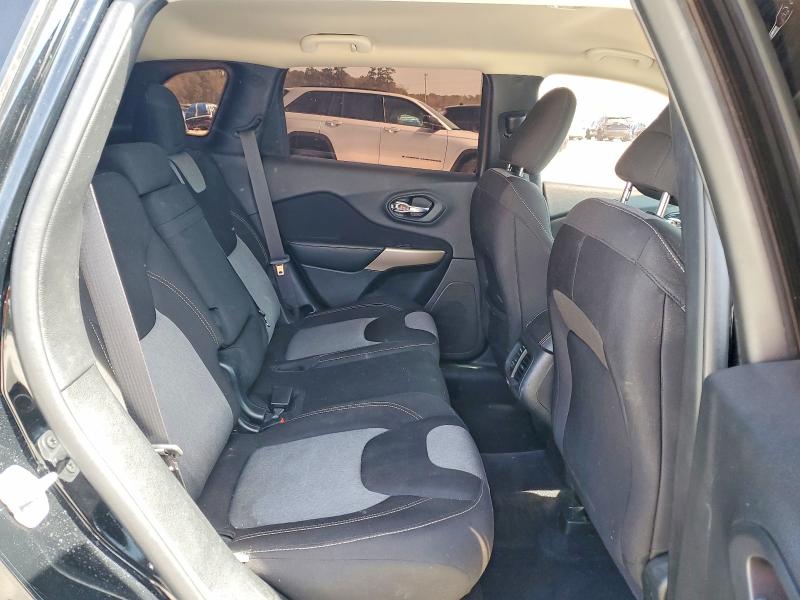 Photo 11 from auction – 2018 JEEP CHEROKEE with VIN 1C4PJLCB0JD563599