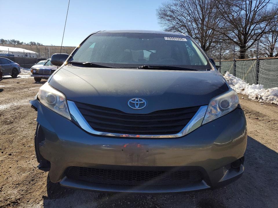 Photo 5 from auction – 2014 TOYOTA SIENNA with VIN 5TDKK3DC2ES506359