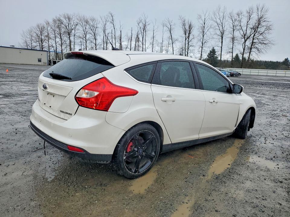 Photo 3 from auction – 2014 FORD FOCUS with VIN 1FADP3N2XEL375642