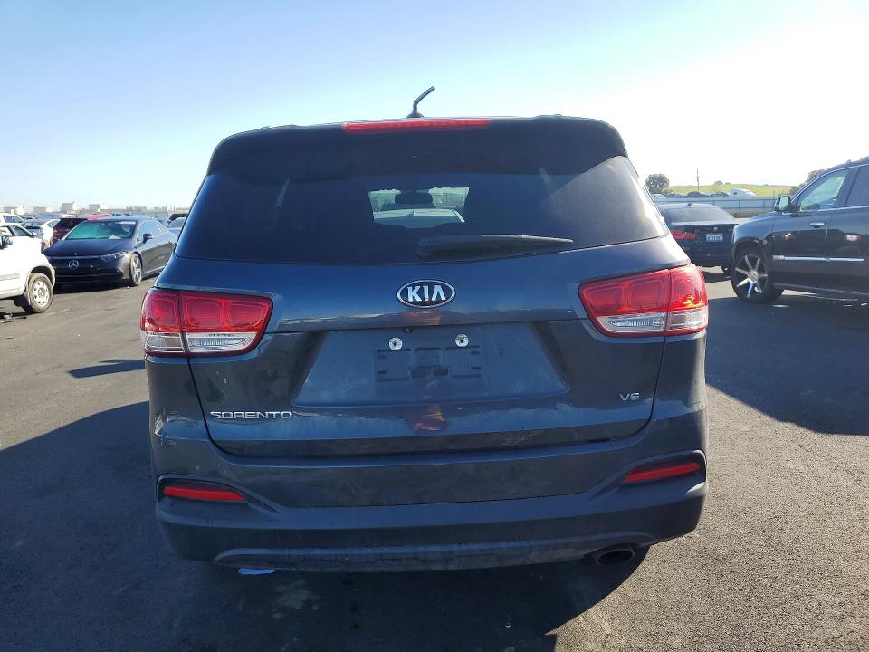 Photo 6 from auction – 2018 KIA SORENTO LX with VIN 5XYPGDA50JG406481