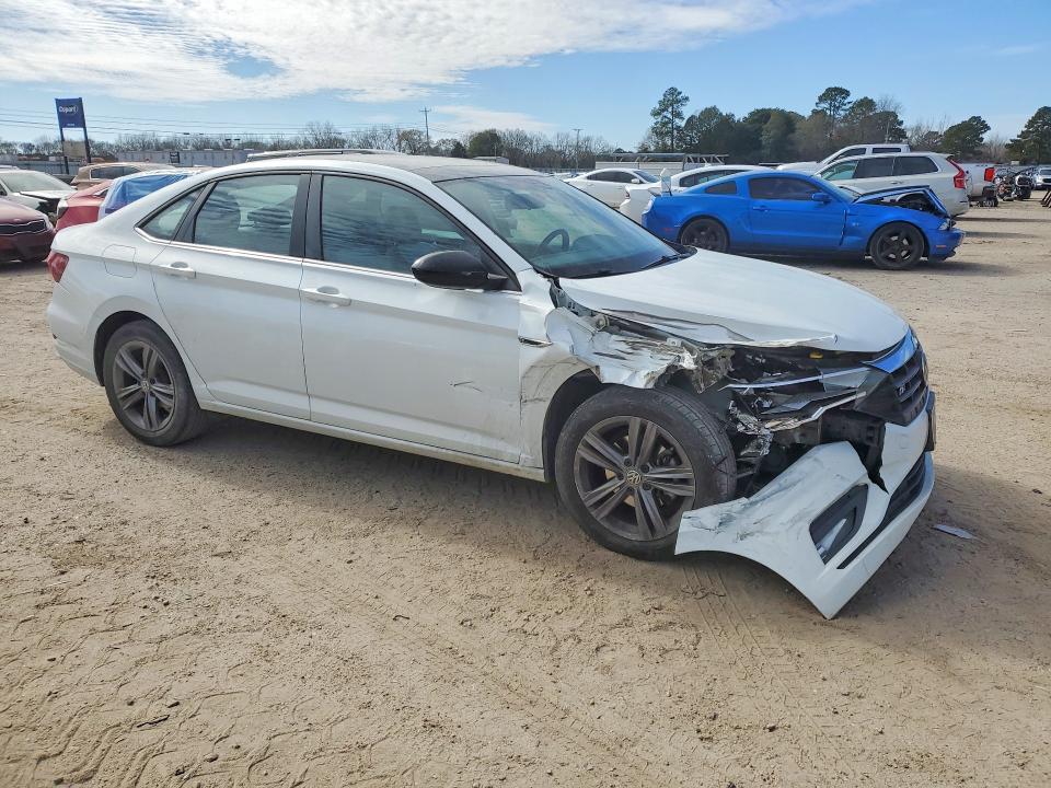Photo 4 from auction – 2019 VOLKSWAGEN JETTA with VIN 3VWC57BU0KM210330