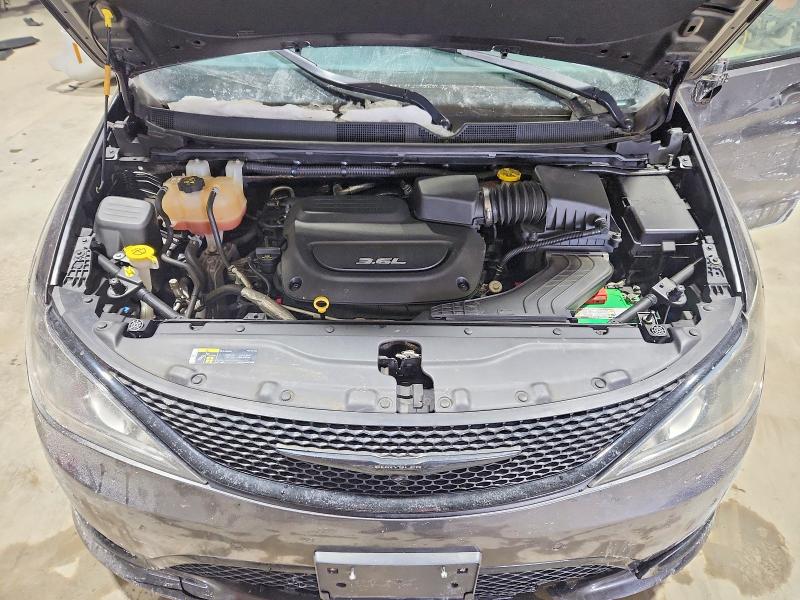 Photo 12 from auction – 2018 CHRYSLER PACIFICA with VIN 2C4RC1EG0JR157061
