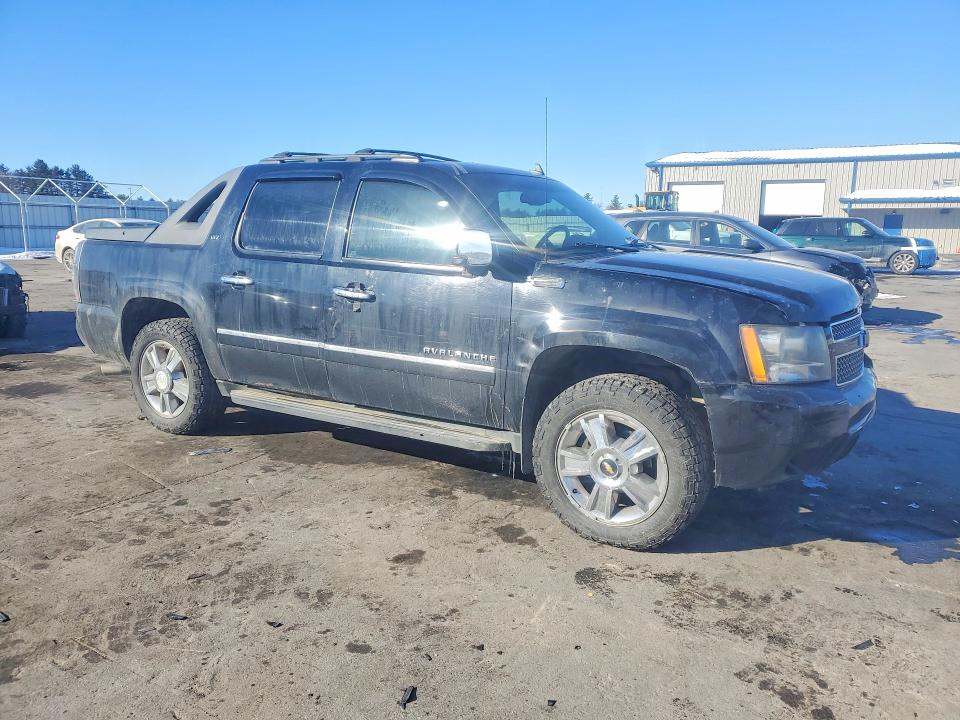 Photo 4 from auction – 2010 CHEVROLET AVALANCHE with VIN 3GNVKGE06AG104093