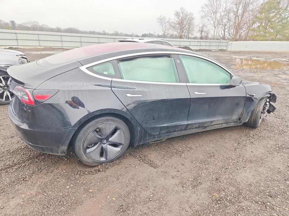 Photo 3 from auction – 2018 TESLA MODEL 3 with VIN 5YJ3E1EA1JF166228