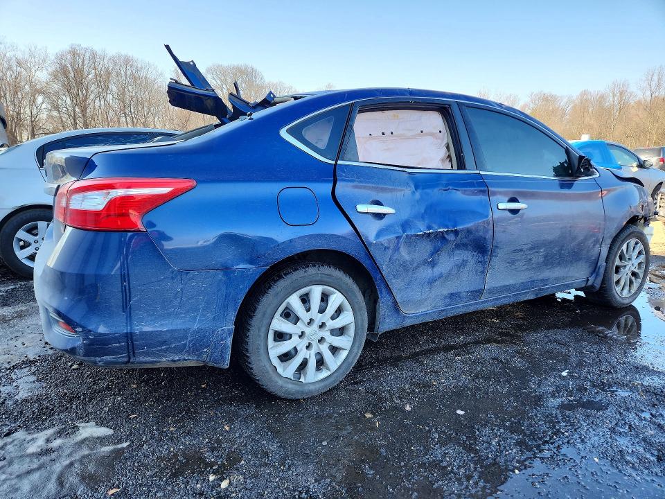 Photo 3 from auction – 2017 NISSAN SENTRA with VIN 3N1AB7AP9HY257200