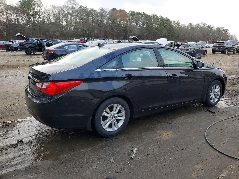 Photo 3 from auction – 2013 HYUNDAI SONATA GLS with VIN 5NPEB4AC7DH639212