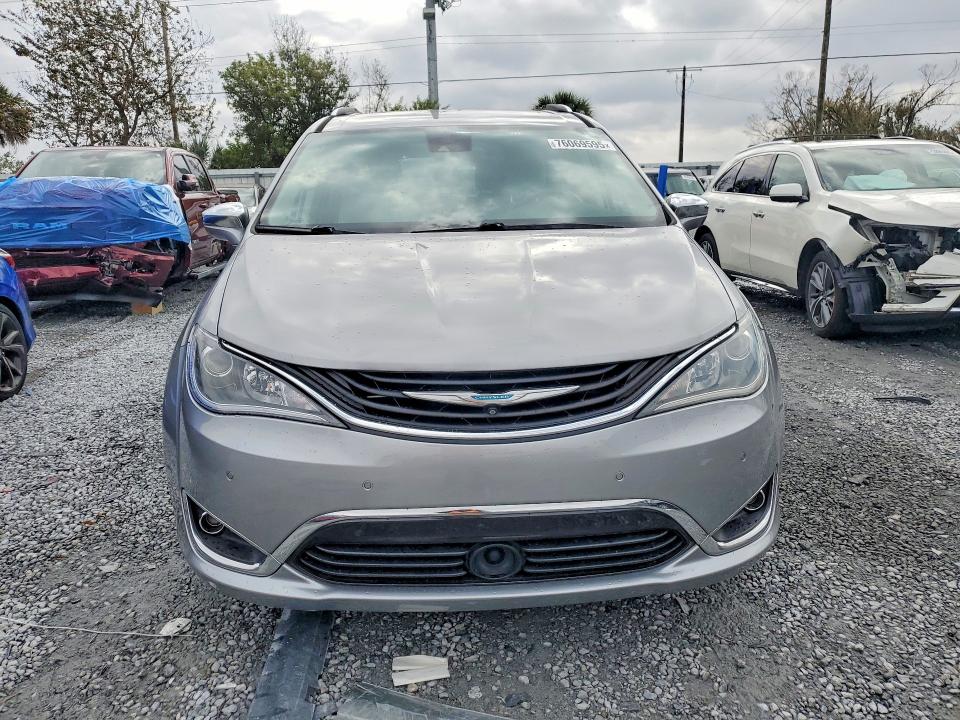 Photo 5 from auction – 2017 CHRYSLER PACIFICA with VIN 2C4RC1N79HR684994