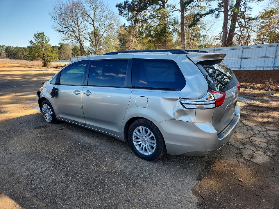 Photo 2 from auction – 2017 TOYOTA SIENNA with VIN 5TDYZ3DC2HS881128