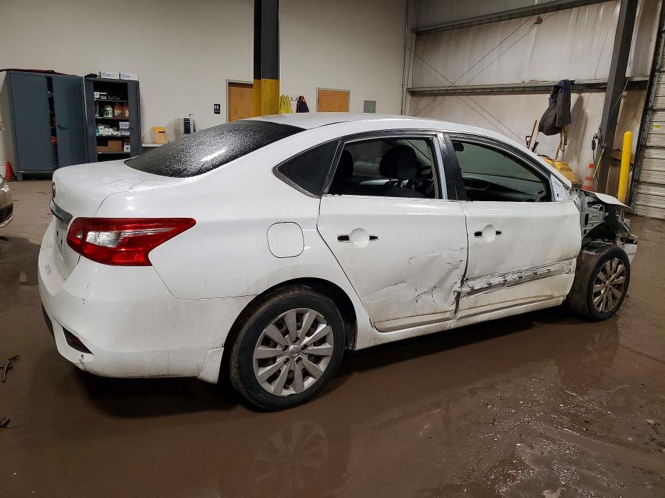 Photo 3 from auction – 2016 NISSAN SENTRA with VIN 3N1AB7AP2GY279571