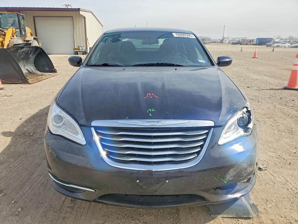 Photo 5 from auction – 2011 CHRYSLER 200 with VIN 1C3BC1FG4BN503678