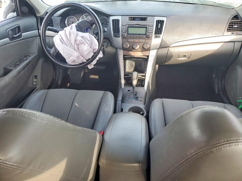 Photo 8 from auction – 2010 HYUNDAI SONATA with VIN 5NPET4AC8AH576629