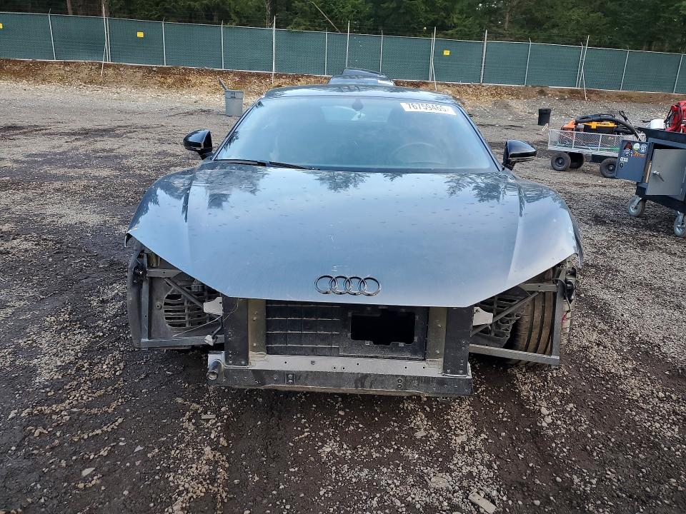 Photo 5 from auction – 2018 AUDI R8 with VIN WUABAAFX7J7902446