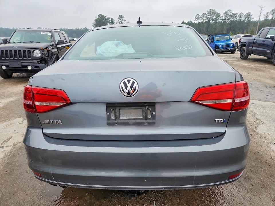 Photo 6 from auction – 2015 VOLKSWAGEN JETTA with VIN 3VWLA7AJ7FM308456