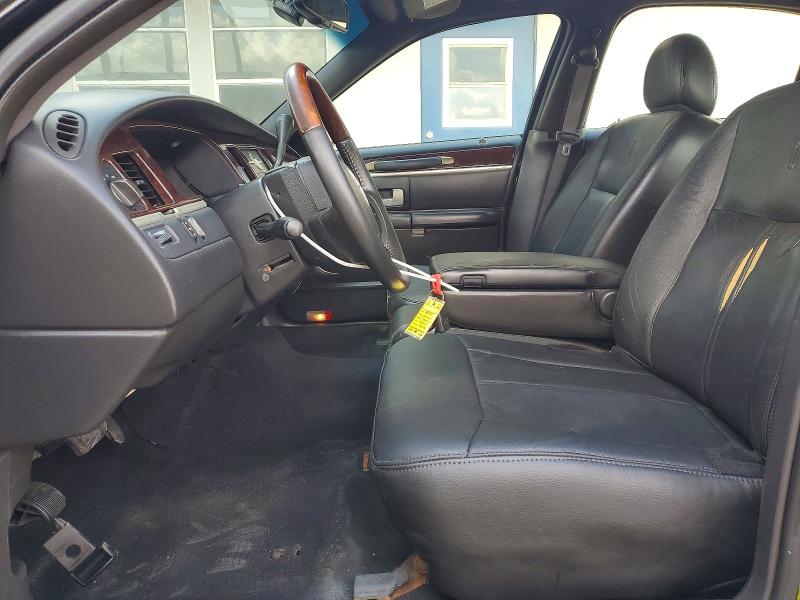 Photo 7 from auction – 2009 LINCOLN TOWN CAR with VIN 2LNHM82VX9X602316