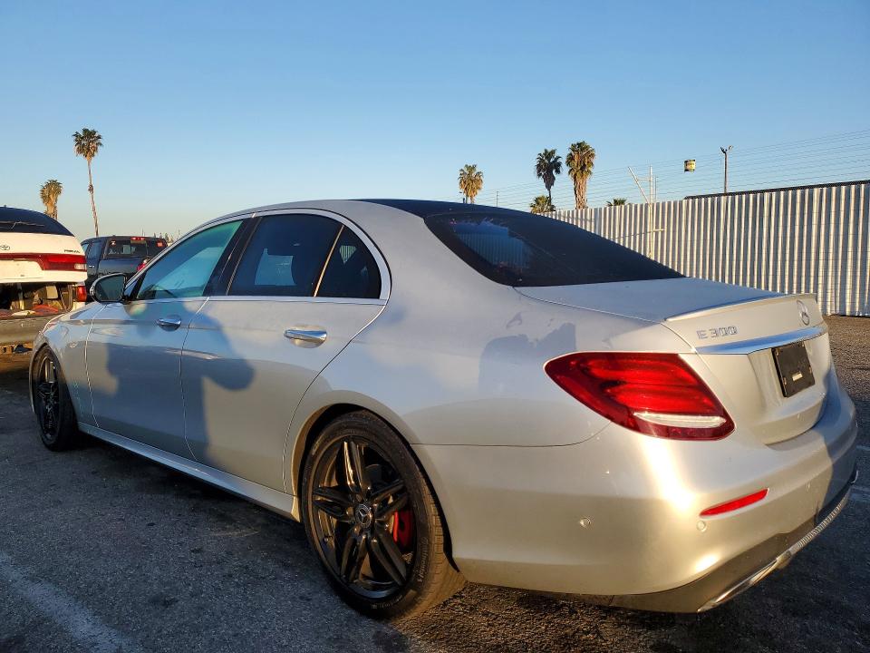 Photo 2 from auction – 2018 MERCEDES-BENZ E with VIN WDDZF4JB7JA310998
