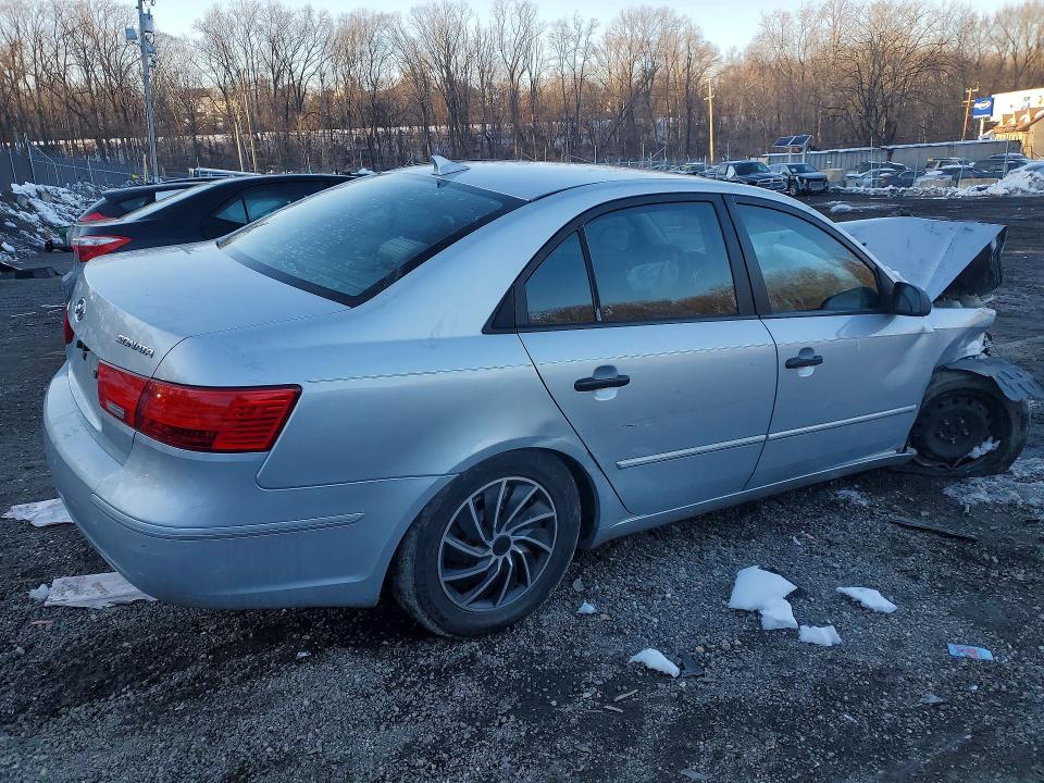 Photo 3 from auction – 2010 HYUNDAI SONATA with VIN 5NPET4AC9AH609783