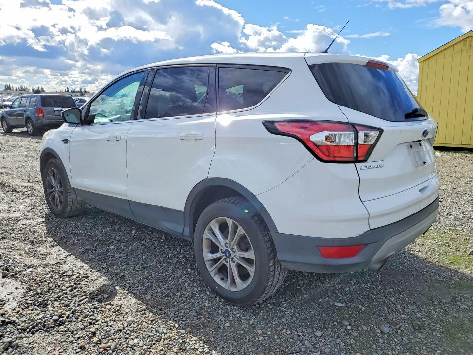 Photo 2 from auction – 2017 FORD ESCAPE with VIN 1FMCU9GD7HUC28463