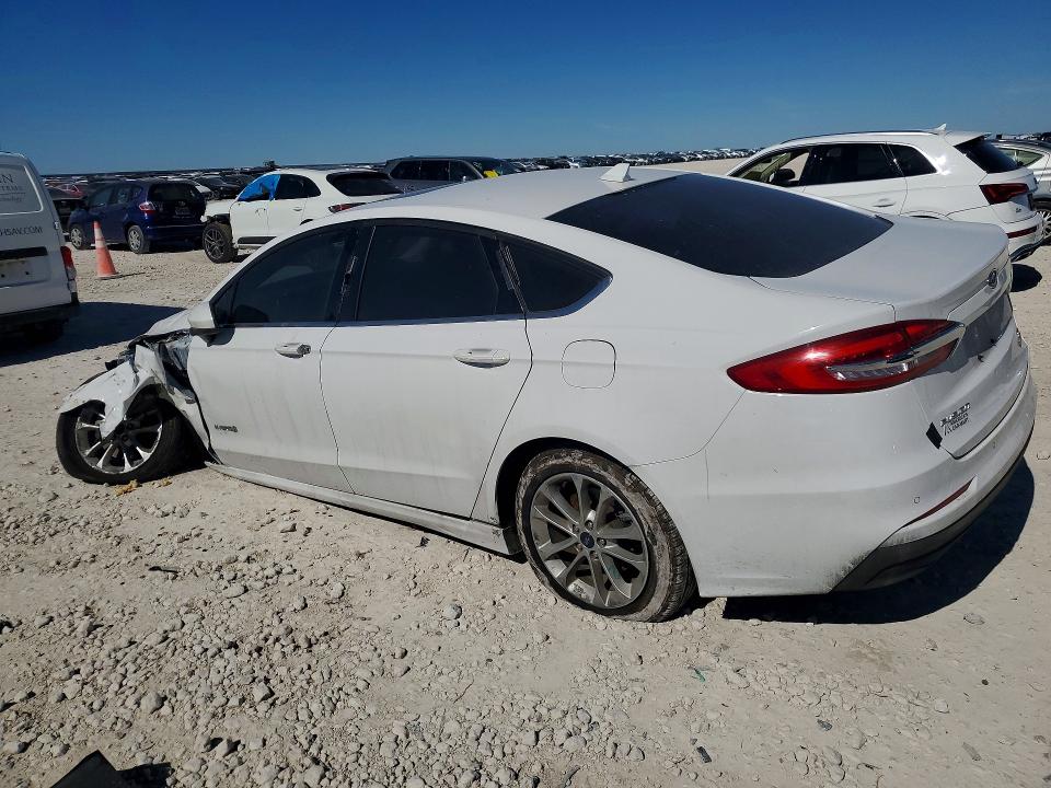Zdjęcie 2 z aukcji – 2019 FORD FUSION z VIN 3FA6P0LU4KR104987