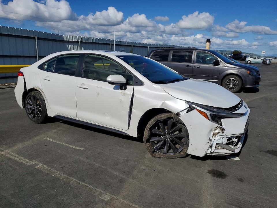 Photo 4 from auction – 2024 TOYOTA COROLLA with VIN JTDBCMFE6R3032960