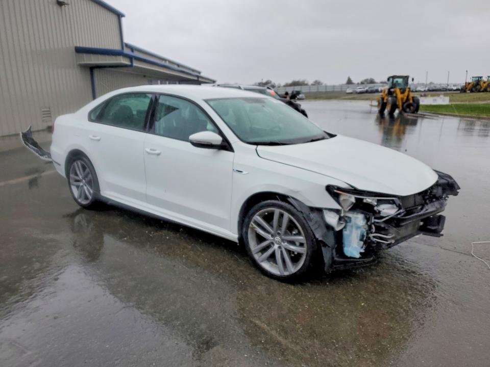 Photo 4 from auction – 2018 VOLKSWAGEN PASSAT with VIN 1VWAA7A38JC008055