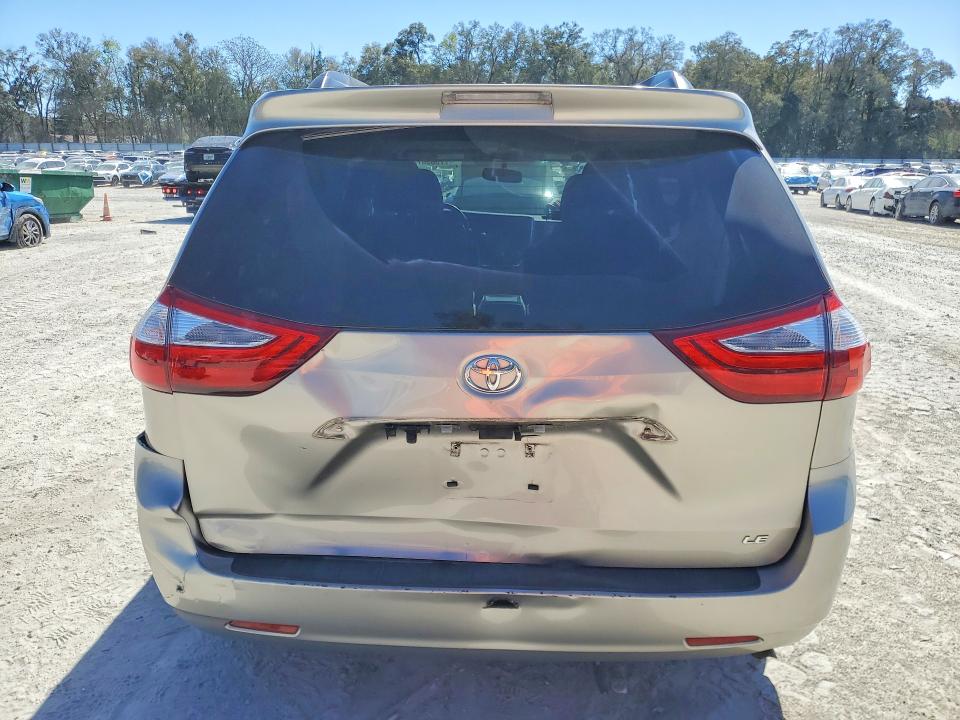 Photo 6 from auction – 2017 TOYOTA SIENNA with VIN 5TDKZ3DC0HS885152