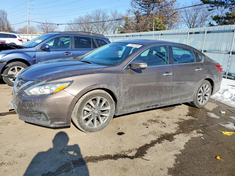NISS ALTIMA 2017 con VIN 1N4AL3AP4HC211095 - Foto de la subasta