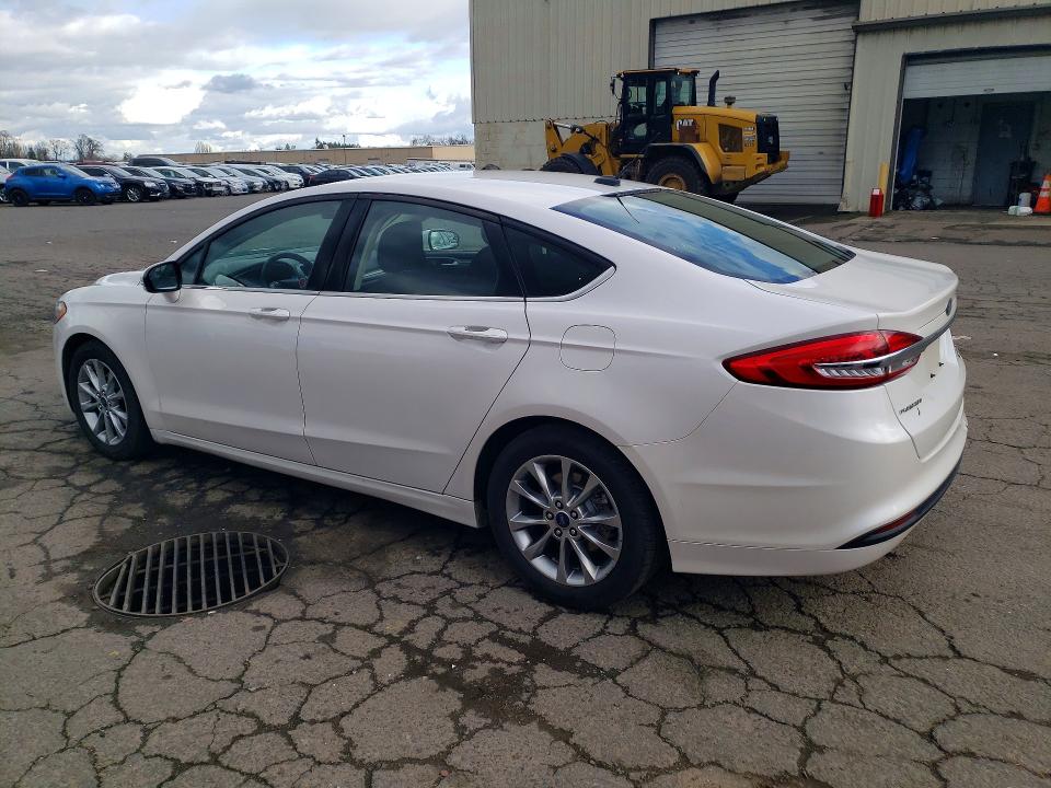 Photo 2 from auction – 2017 FORD FUSION with VIN 3FA6P0HD1HR127841