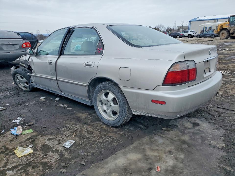 Photo 2 from auction – 1997 HONDA ACCORD with VIN 1HGCD560XVA185828