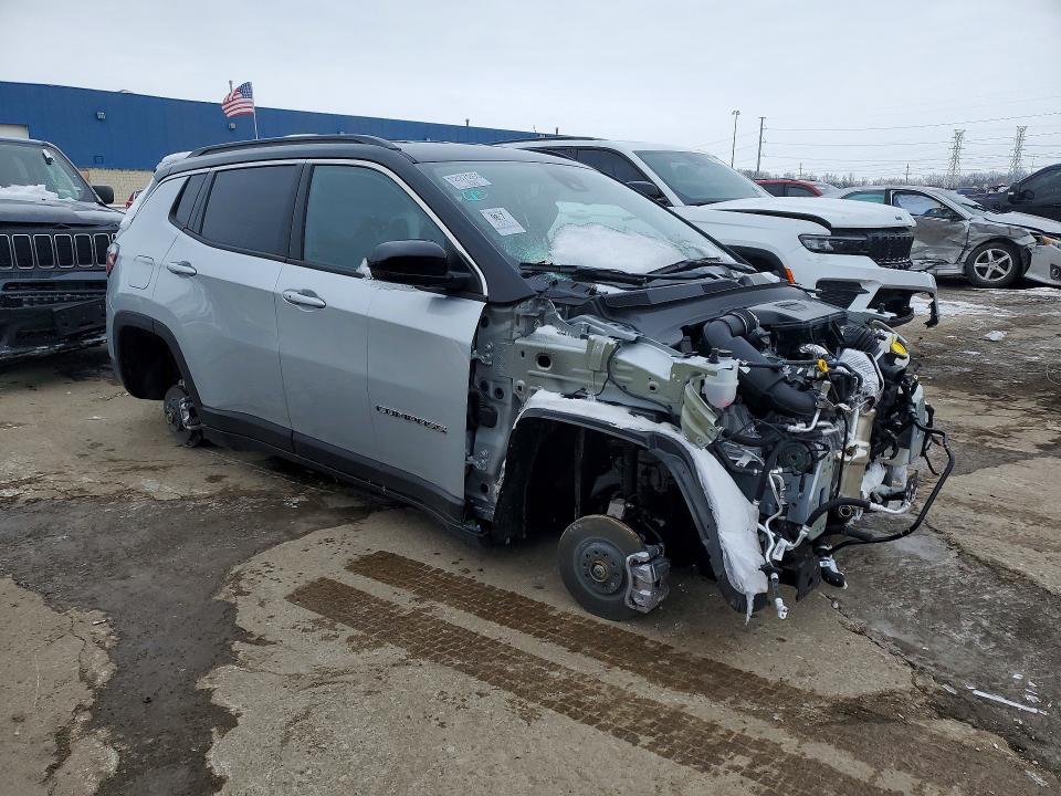 Photo 4 from auction – 2026 JEEP COMPASS with VIN 3C4NJDCN7TT178044