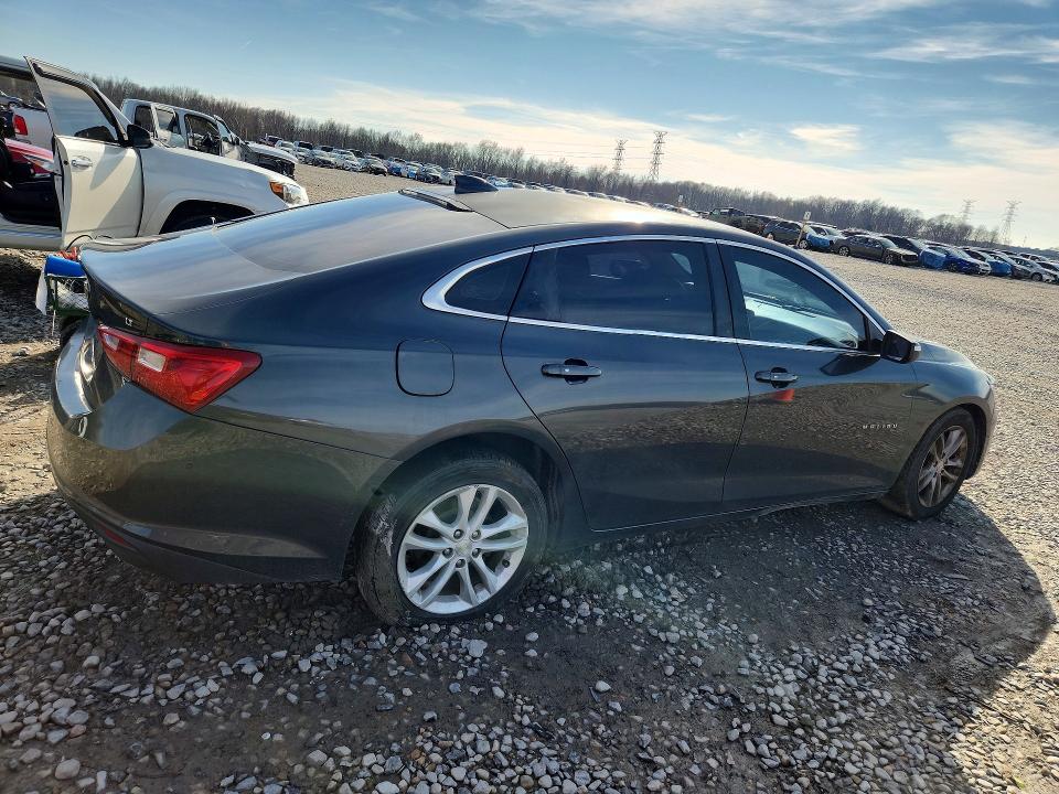 Photo 3 from auction – 2017 CHEVROLET MALIBU with VIN 1G1ZE5ST9HF118899