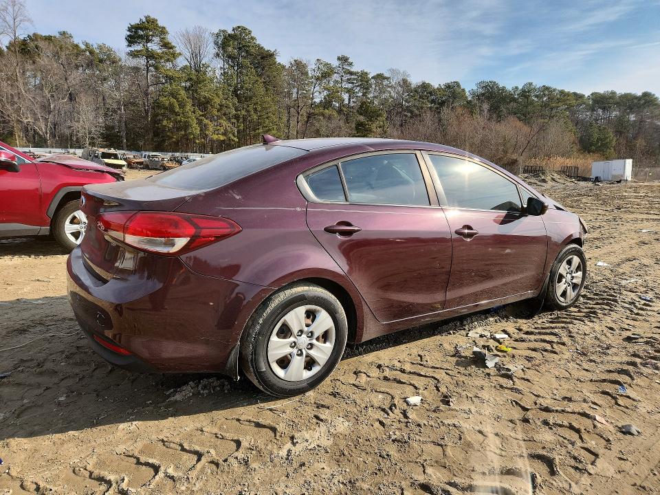 Photo 3 from auction – 2018 KIA FORTE with VIN 3KPFK4A75JE260054