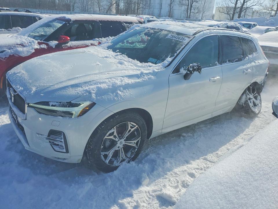 2022 VOLVO XC60
