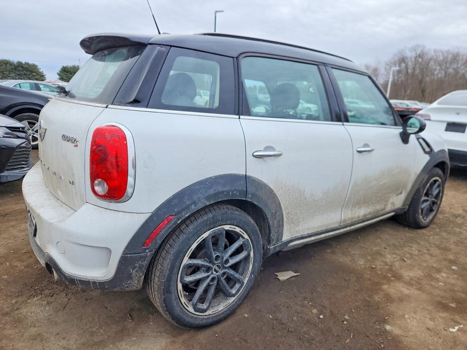 Photo 3 from auction – 2016 MINI COOPER S C with VIN WMWZC5C57GWU21396