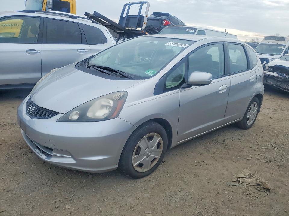 HONDA FIT 2012 with VIN JHMGE8H38CS000896 - Photo from auction