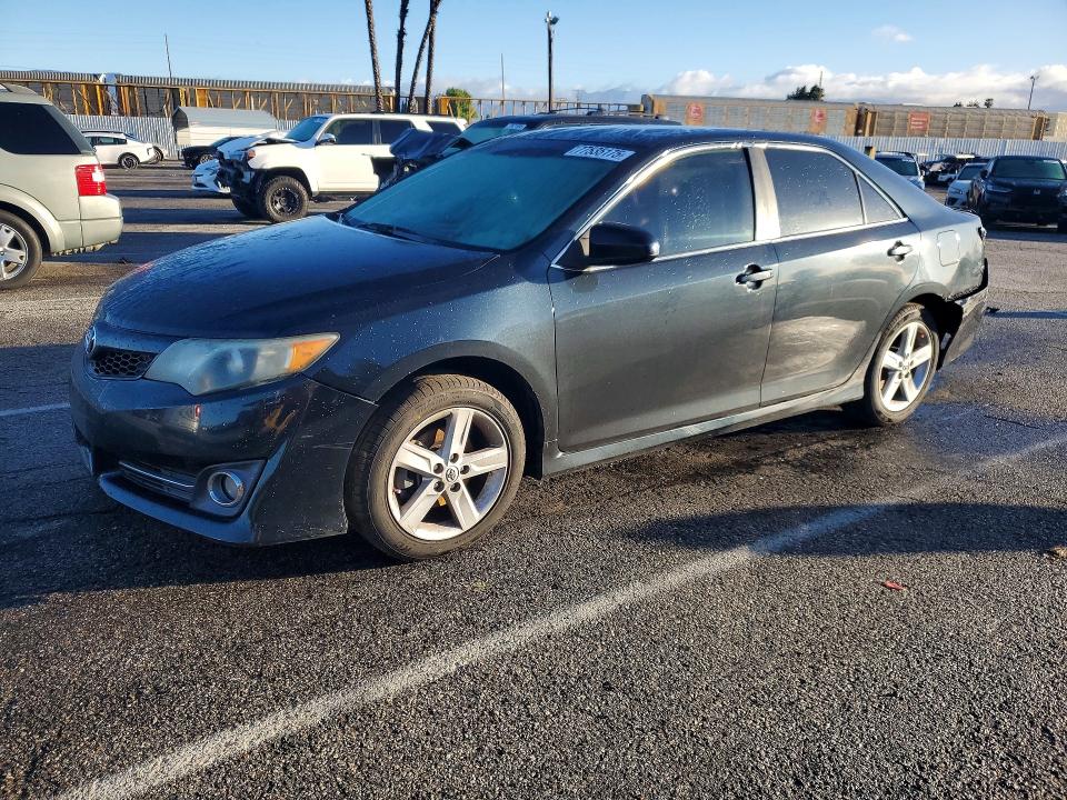 TOYOTA CAMRY 2014 with VIN 4T1BF1FK3EU327929 - Photo from auction