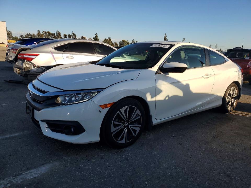 HONDA CIVIC 2016 con VIN 2HGFC3B75GH359879 - Foto de la subasta