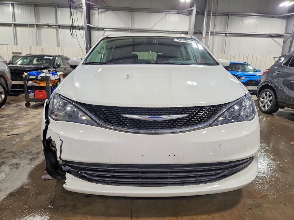 Photo 5 from auction – 2017 CHRYSLER PACIFICA with VIN 2C4RC1CG8HR531655