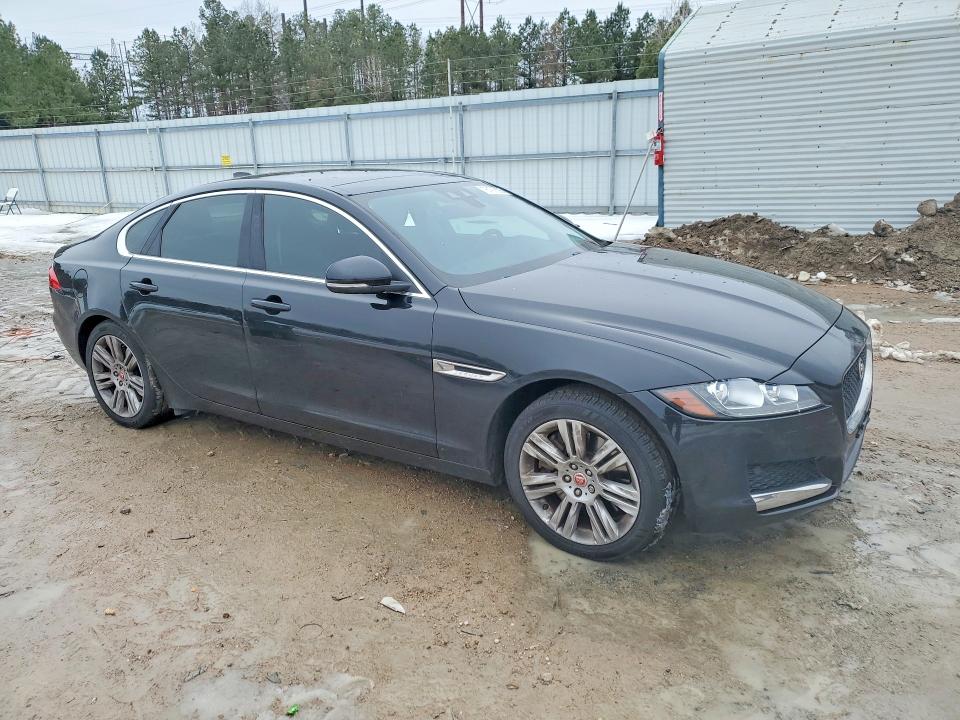 Photo 4 from auction – 2016 JAGUAR XF PREMIUM with VIN SAJBJ4BV6GCY22074