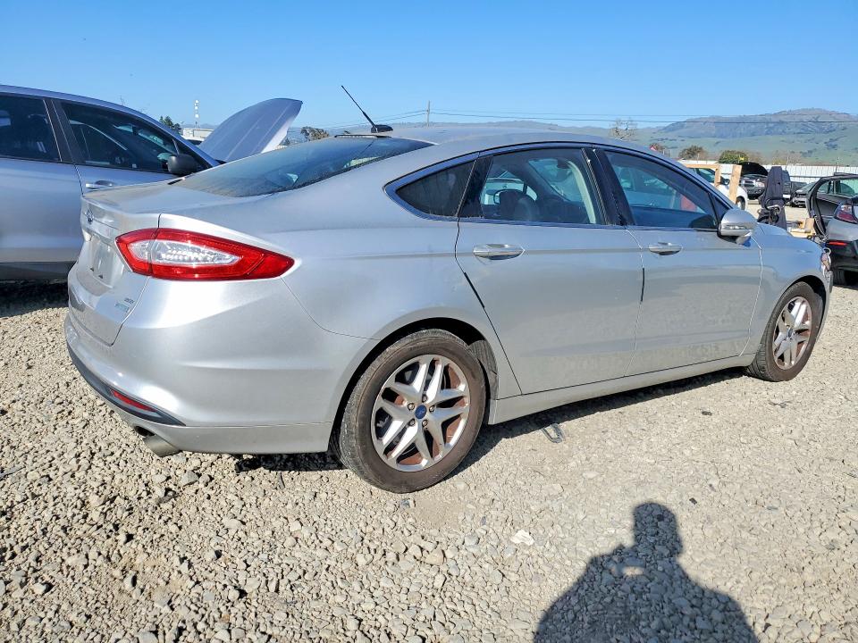 Photo 3 from auction – 2013 FORD FUSION with VIN 3FA6P0HR7DR245401