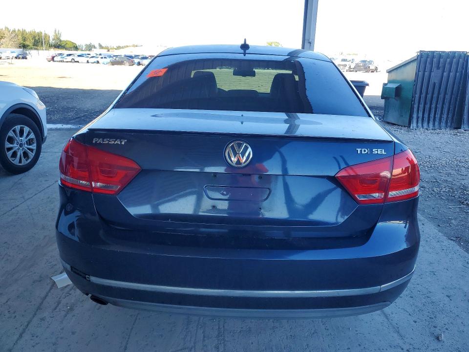 Photo 6 from auction – 2013 VOLKSWAGEN PASSAT SEL with VIN 1VWCN7A3XDC081462