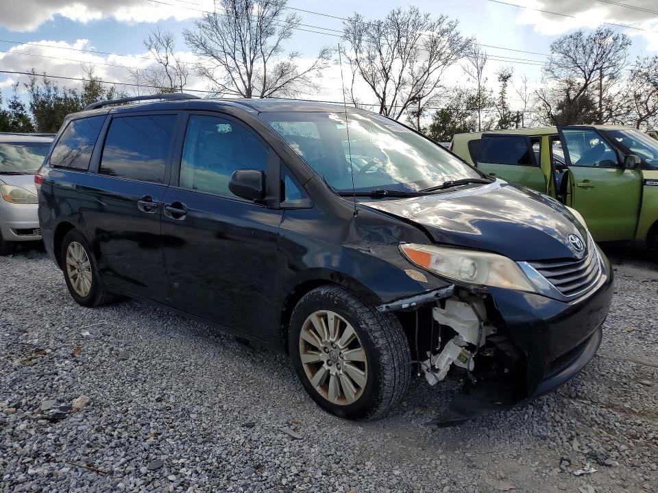 Photo 4 from auction – 2013 TOYOTA SIENNA with VIN 5TDDK3DC2DS070443