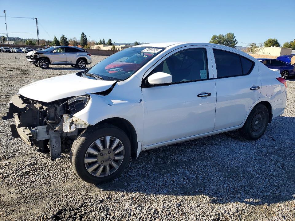 NISSAN VERSA S 2017 with VIN 3N1CN7AP0HL845290 - Photo from auction
