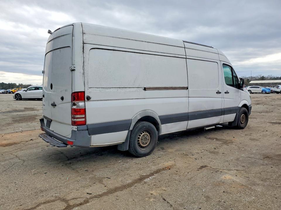 Photo 3 from auction – 2015 MERCEDES-BENZ SPRINTER with VIN WD3PE8DC4F5948555