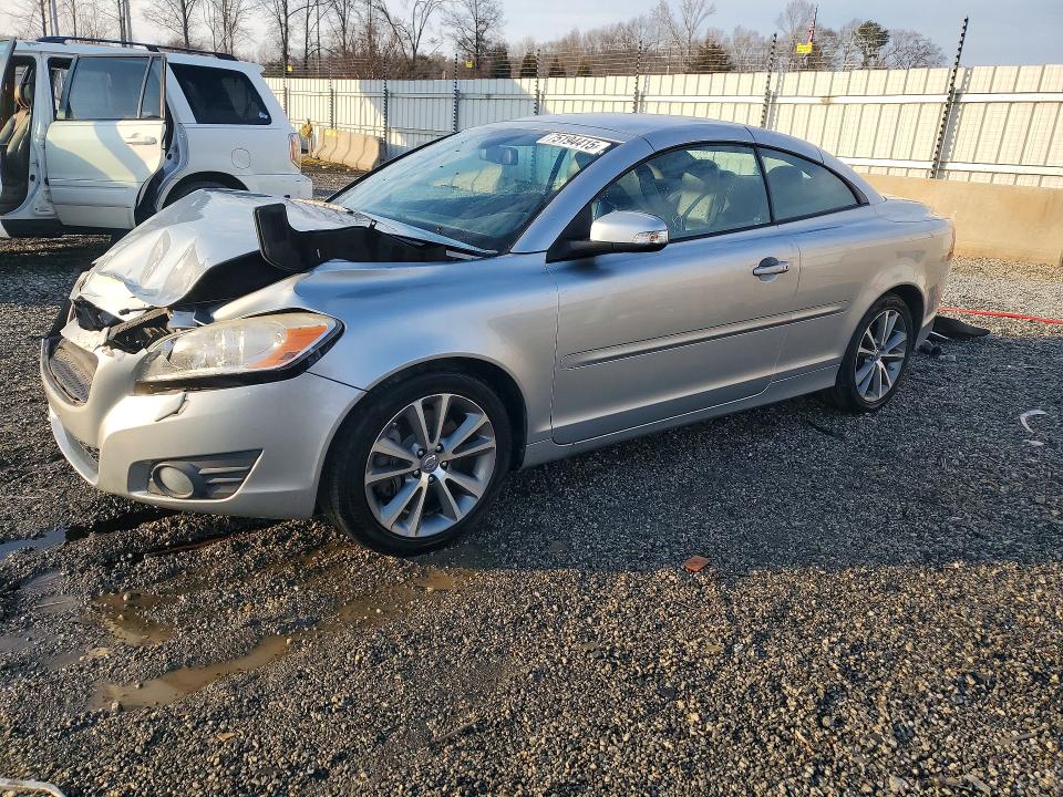 VOLVO C70 T5 2011 with VIN YV1672MC1BJ109158 - Photo from auction