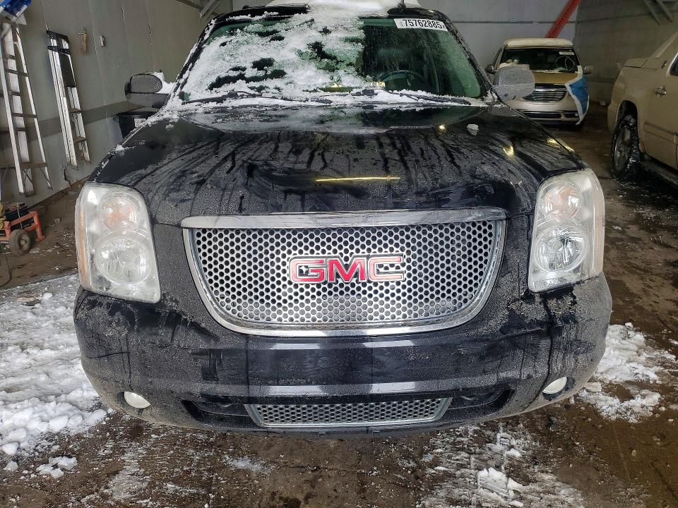Photo 5 from auction – 2011 GMC YUKON DENA with VIN 1GKS1EEF3BR292228