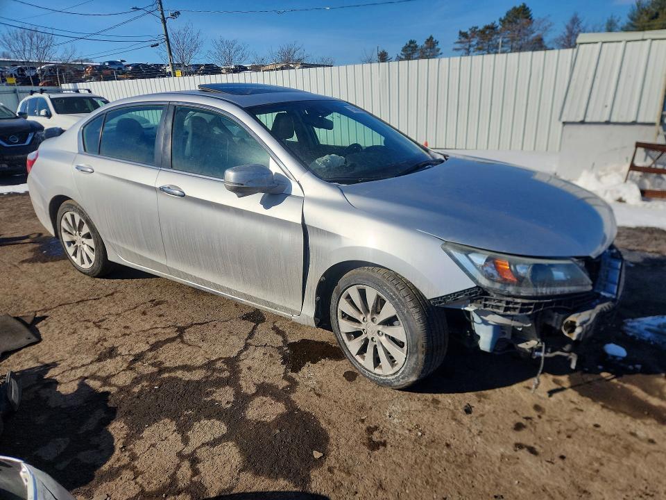 Photo 4 from auction – 2015 HONDA ACCORD with VIN 1HGCR2F87FA018446