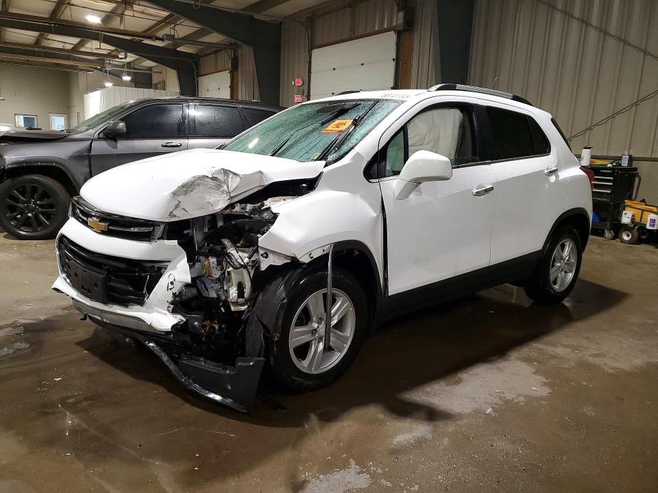 CHEVROLET TRAX 2017 with VIN 3GNCJLSB2HL194899 - Photo from auction